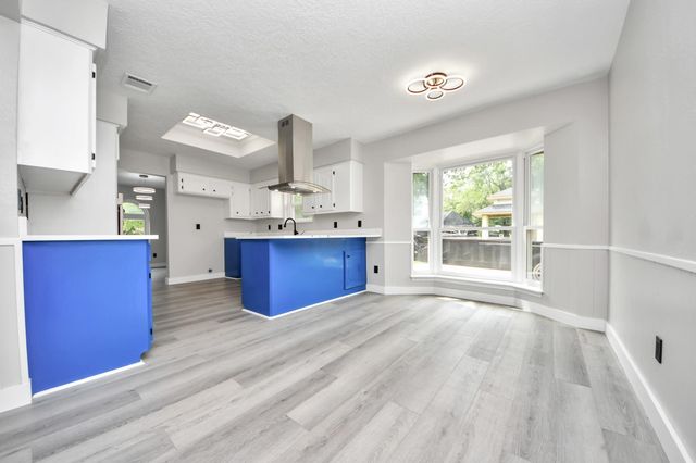 7822 Maple Tree Drive, Houston, TX 77088