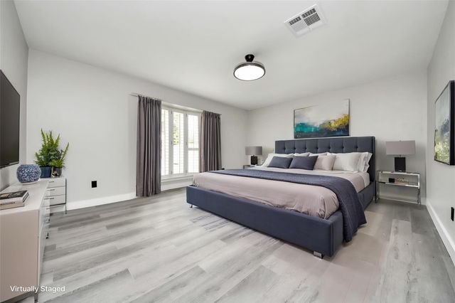 7822 Maple Tree Drive, Houston, TX 77088