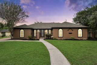 7822 Maple Tree Drive, Houston, TX 77088