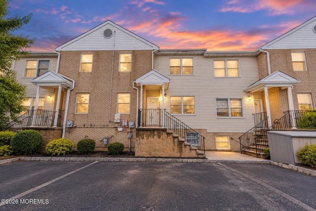 6 Taft Avenue, Lakewood, NJ 08701