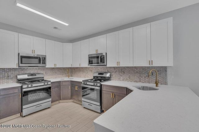 6 Taft Avenue, Lakewood, NJ 08701