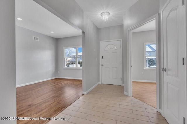 6 Taft Avenue, Lakewood, NJ 08701
