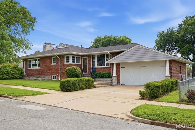 5601 Potomac Street, St Louis, MO 63139