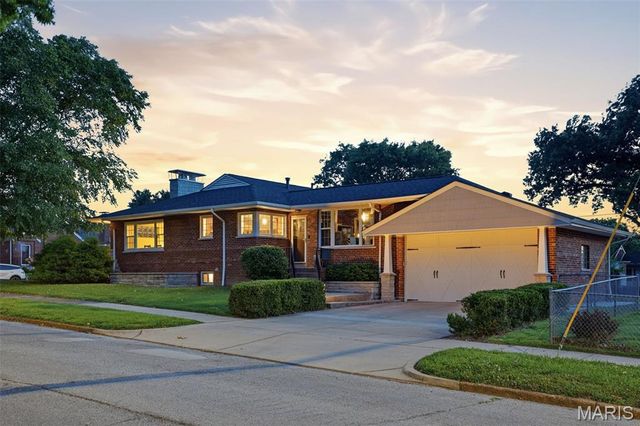5601 Potomac Street, St Louis, MO 63139