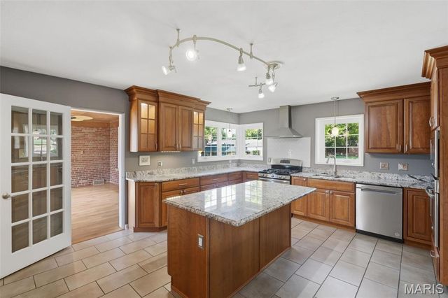 5601 Potomac Street, St Louis, MO 63139