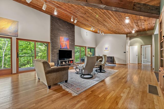 9280 White Oak Lane, Westerville, OH 43082