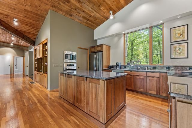9280 White Oak Lane, Westerville, OH 43082