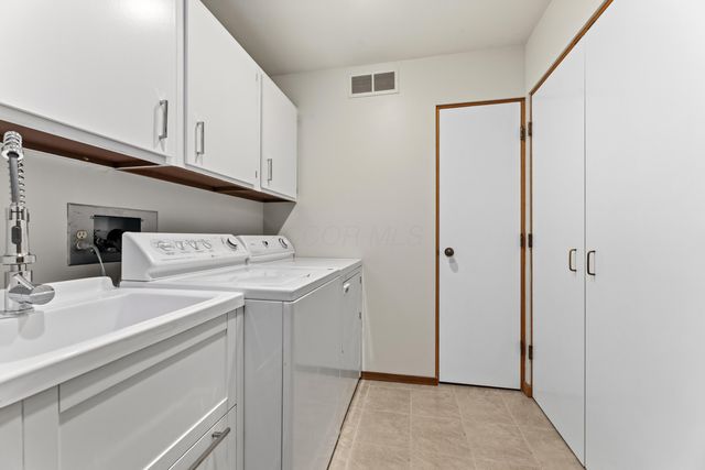 9280 White Oak Lane, Westerville, OH 43082