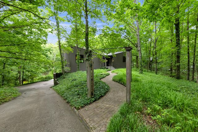 9280 White Oak Lane, Westerville, OH 43082