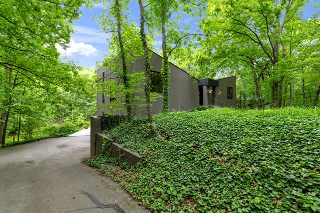 9280 White Oak Lane, Westerville, OH 43082