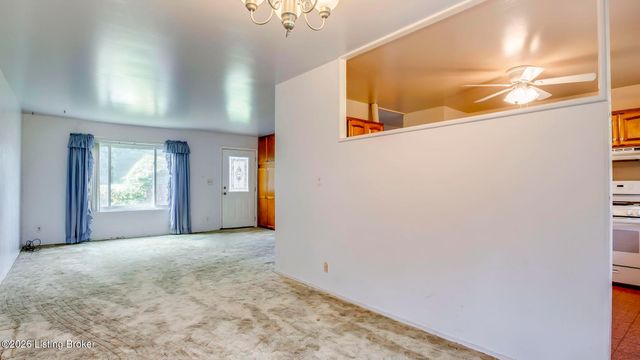 9909 Merioneth Dr, Jeffersontown, KY 40299