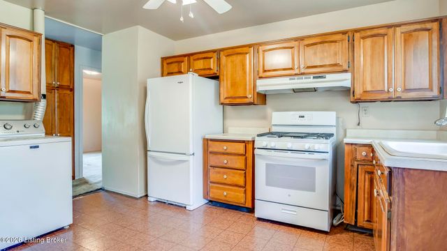9909 Merioneth Dr, Jeffersontown, KY 40299