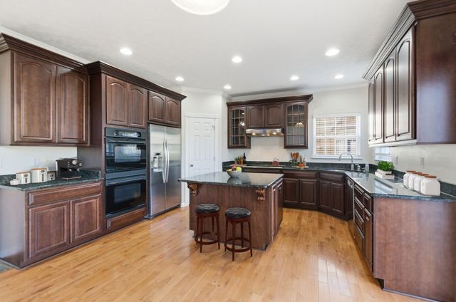 1005 Valley Cove Ct, Nashville, TN 37221