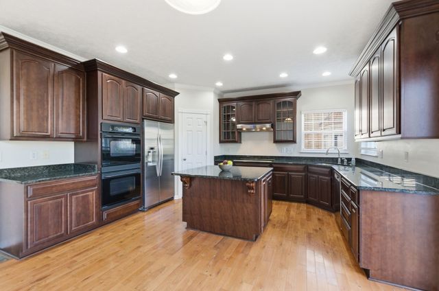 1005 Valley Cove Ct, Nashville, TN 37221