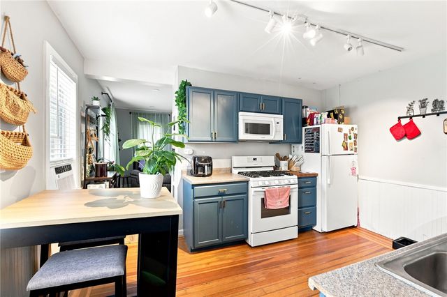 884 River Avenue, Providence, RI 02908