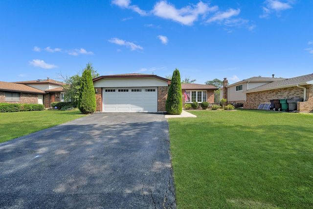 8840 Leslie Drive, Orland Hills, IL 60487