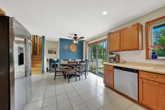 8840 Leslie Drive, Orland Hills, IL 60487
