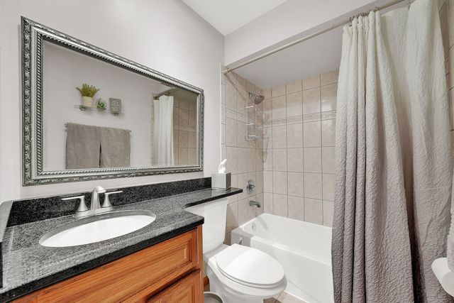 8840 Leslie Drive, Orland Hills, IL 60487