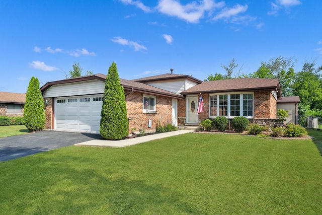 8840 Leslie Drive, Orland Hills, IL 60487