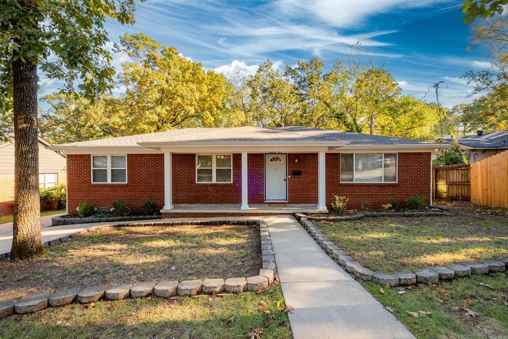 25 McGovern Drive, Little Rock, AR 72205