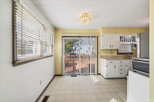 3206 S Allendale Drive, Bloomington, IN 47401