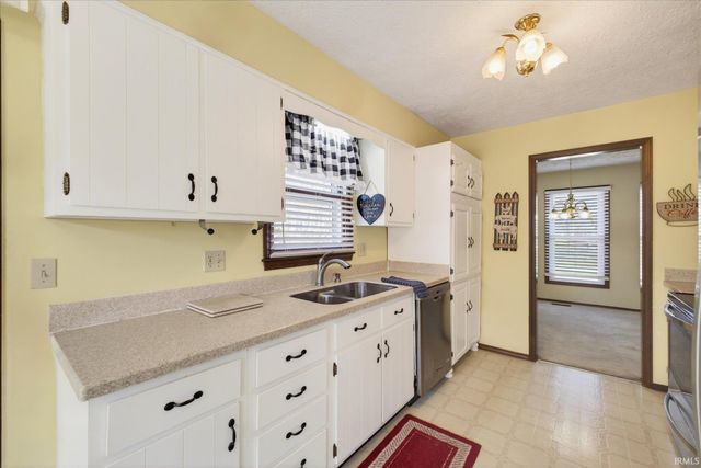 3206 S Allendale Drive, Bloomington, IN 47401