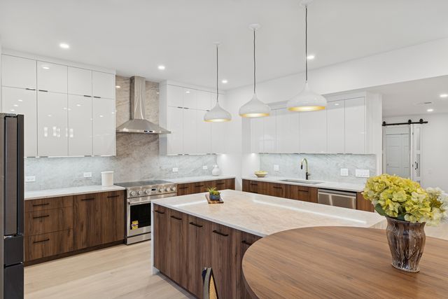 680 N Lake Shore Drive 604, Chicago, IL 60611