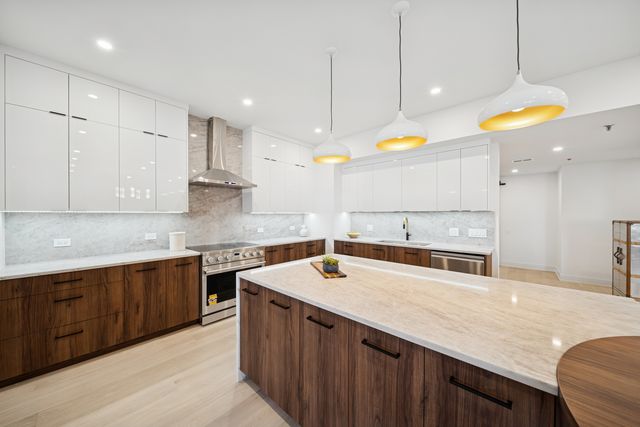 680 N Lake Shore Drive 604, Chicago, IL 60611