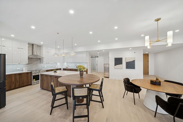 680 N Lake Shore Drive 604, Chicago, IL 60611