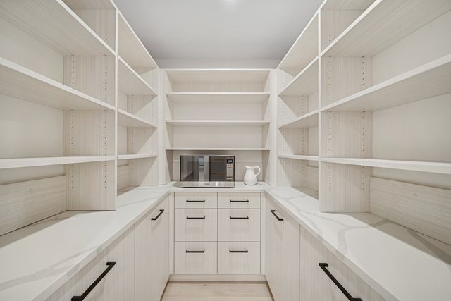 680 N Lake Shore Drive 604, Chicago, IL 60611