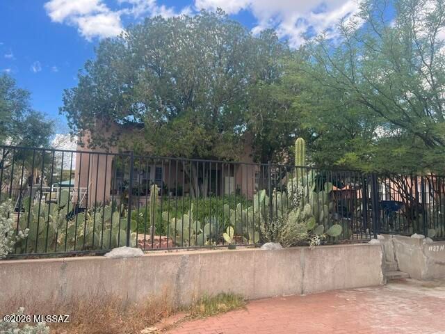 1137 N 7th Avenue, Tucson, AZ 85705