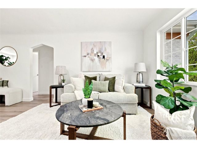 2941 Ivanhoe St, Denver, CO 80207
