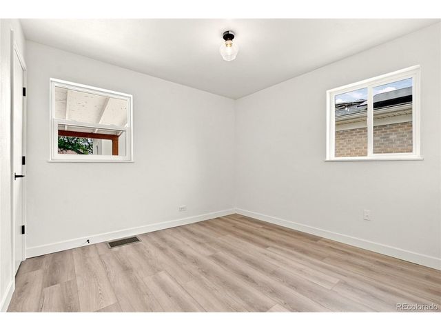 2941 Ivanhoe St, Denver, CO 80207