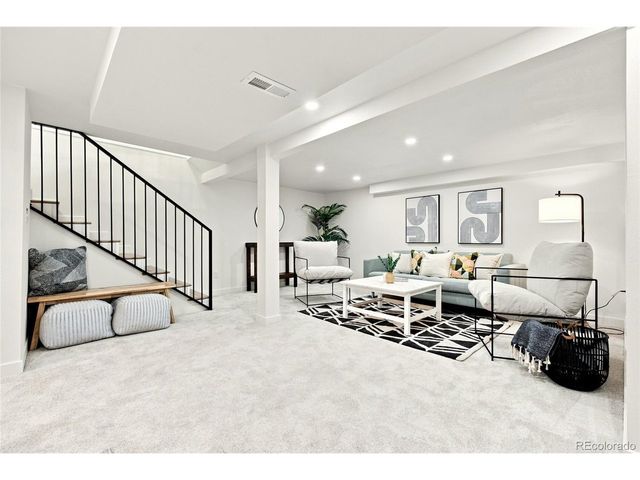 2941 Ivanhoe St, Denver, CO 80207