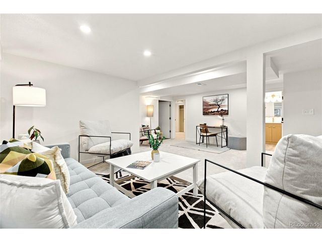 2941 Ivanhoe St, Denver, CO 80207
