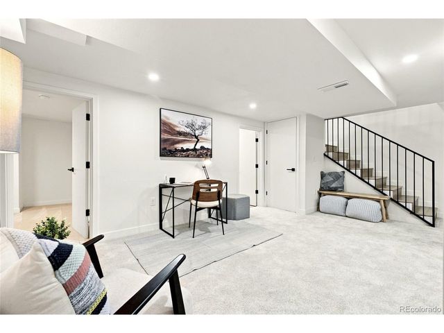 2941 Ivanhoe St, Denver, CO 80207