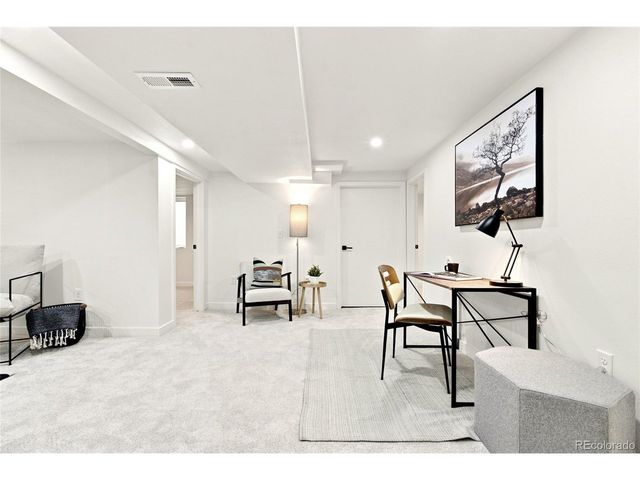 2941 Ivanhoe St, Denver, CO 80207
