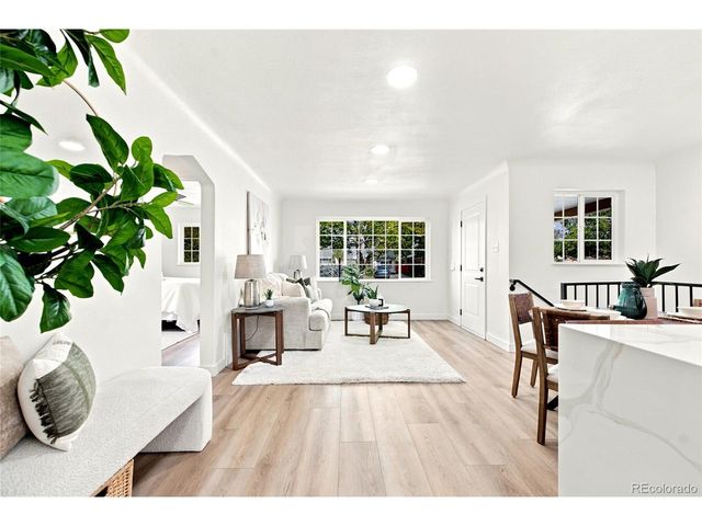 2941 Ivanhoe St, Denver, CO 80207
