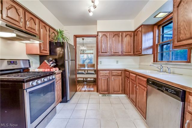 171 E 212th Street, Euclid, OH 44123