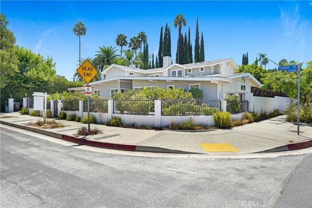 22450 Collins, Woodland Hills, CA 91367