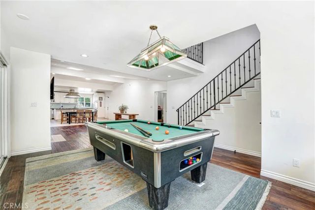 22450 Collins, Woodland Hills, CA 91367