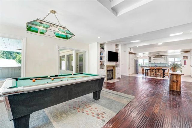 22450 Collins, Woodland Hills, CA 91367