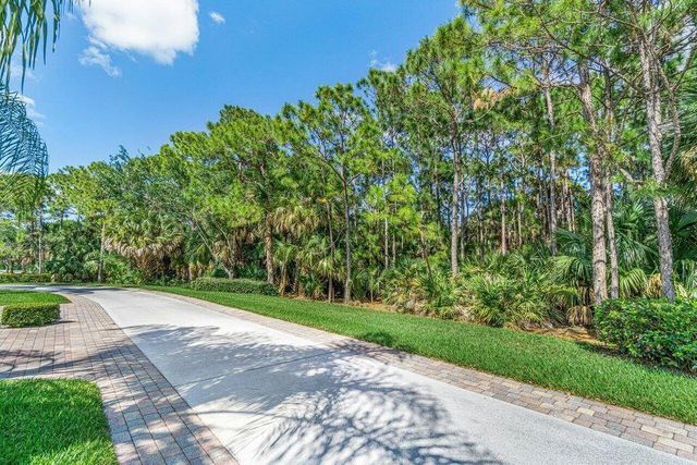 4506 Illicium Drive, Palm Beach Gardens, FL 33418