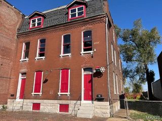 5218 N Broadway, St Louis, MO 63147