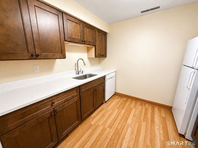 27 Harrison Street 11, Meriden, CT 06450