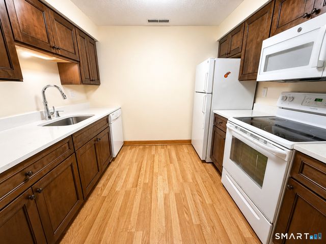 27 Harrison Street 11, Meriden, CT 06450