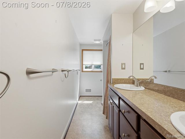 17268 Fitzgerald Street, Livonia, MI 48152