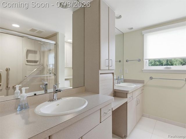 17268 Fitzgerald Street, Livonia, MI 48152