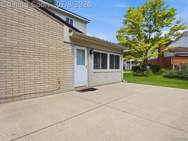 17268 Fitzgerald Street, Livonia, MI 48152