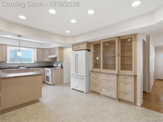 17268 Fitzgerald Street, Livonia, MI 48152